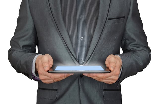 How to Choose a Service for Webinars: Comparison of 5 Popular Platforms